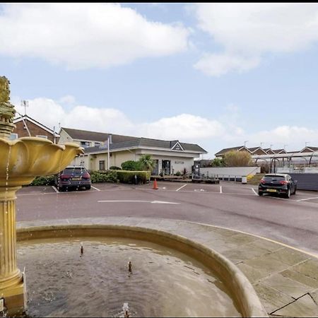 Villa Sea View 3-Bed Heated Pool Eat Bar Kids Park Lowestoft Extérieur photo