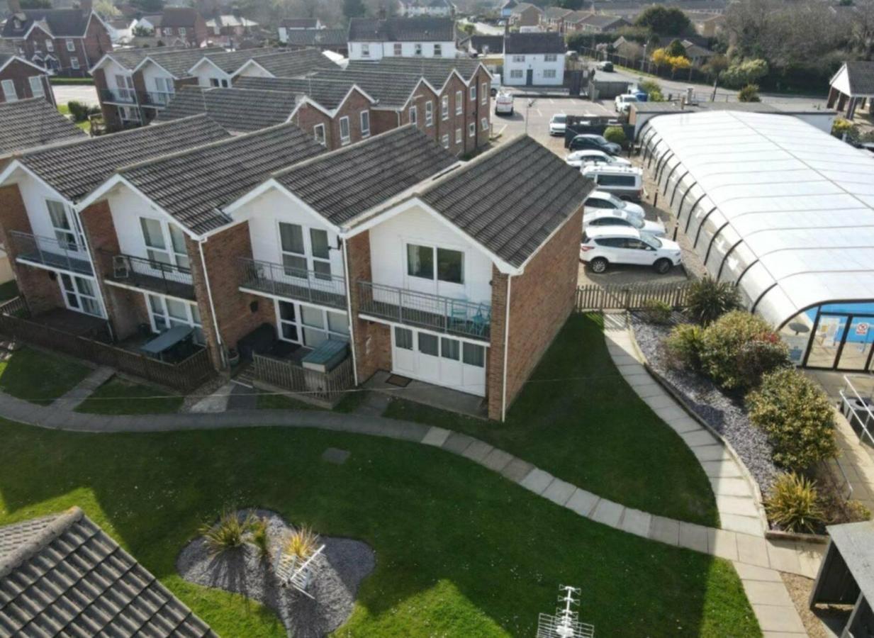 Villa Sea View 3-Bed Heated Pool Eat Bar Kids Park Lowestoft Extérieur photo
