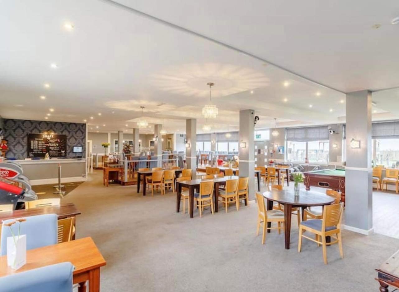 Villa Sea View 3-Bed Heated Pool Eat Bar Kids Park Lowestoft Extérieur photo