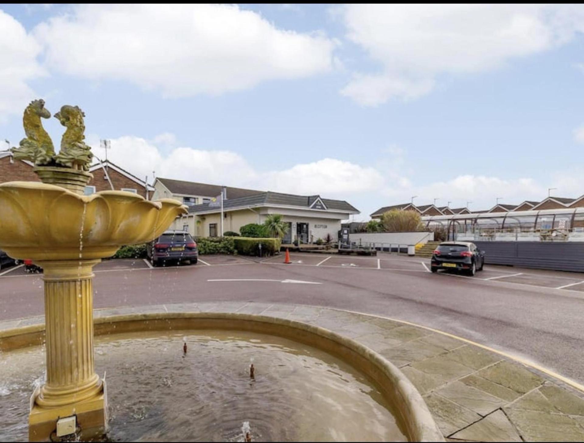 Villa Sea View 3-Bed Heated Pool Eat Bar Kids Park Lowestoft Extérieur photo